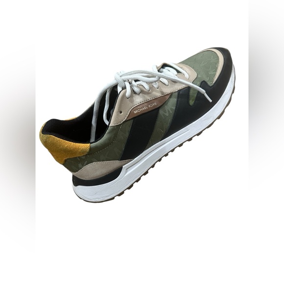 Michael Kors MILES COLOR-BLOCK SIGNATURE LOGO AND MESH TRAINER - Picture 9 of 10